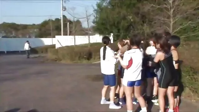 フラット胸の十代は、単に彼女の小さな裸の体をコーディオイルアップ！ 女性 も 安心 エロ 動画