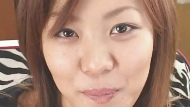 小さな女性とBlowjob fucks男のための男 女の子 安心 av