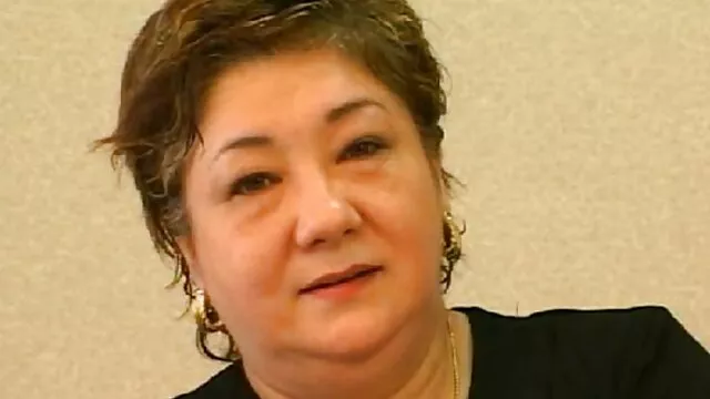 金髪の十代は彼女のタイトな猫をファック！ 女性 に も 安心 エロ 動画